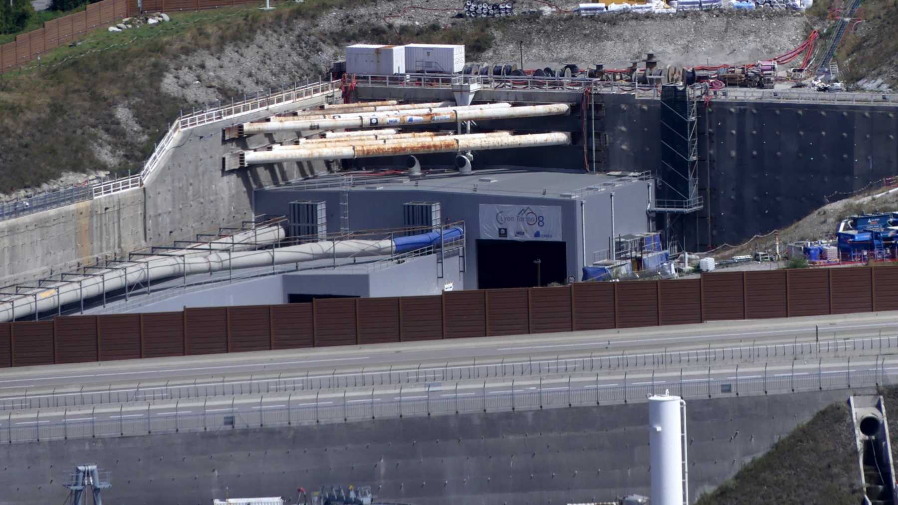 Obras en la entrada del túnel ferroviario Lyon-Turín en agosto de 2026