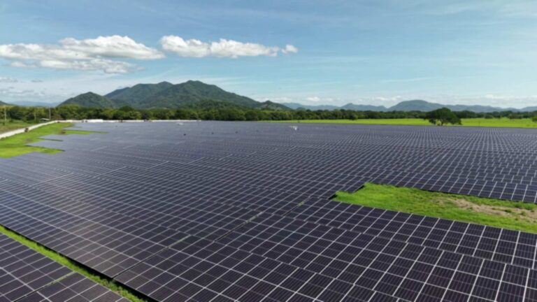 Planta solar Los Tecales en Nandayure, del mismo programa que las plantas solares en Puntarenas