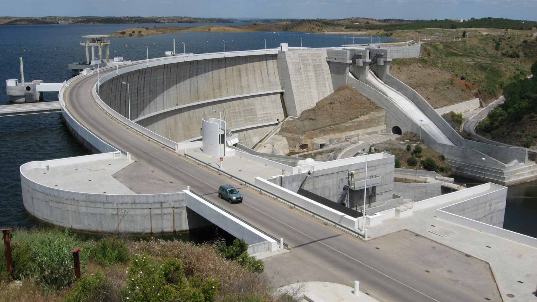 Presa de Alqueva, en el Alentejo, en el año del récord de consumo eléctrico en Portugal