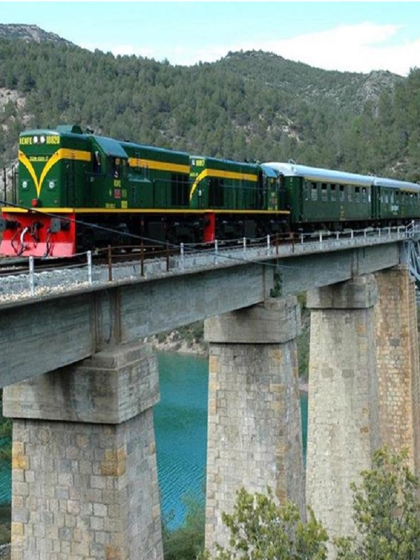 Catalunya. En marcha el Tren de los Lagos