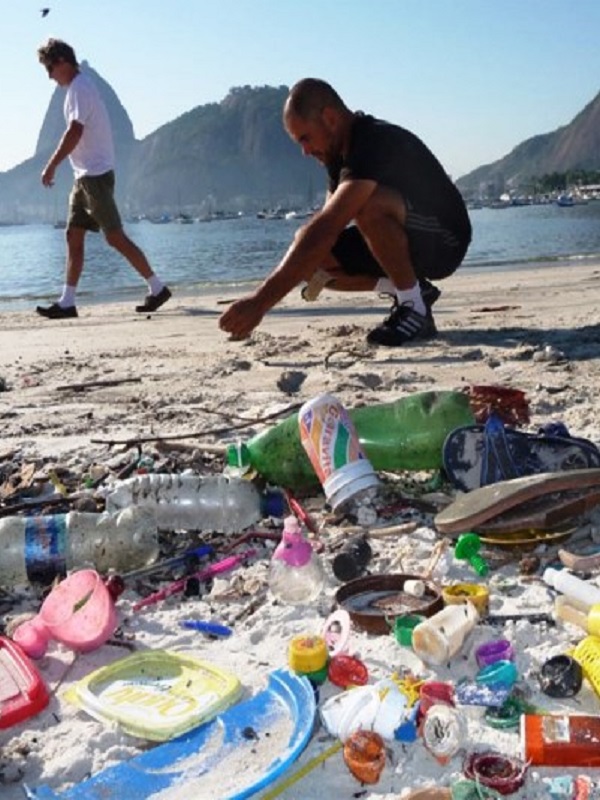 ¿Quieres saber que empresas atiborran de plástico el Planeta?