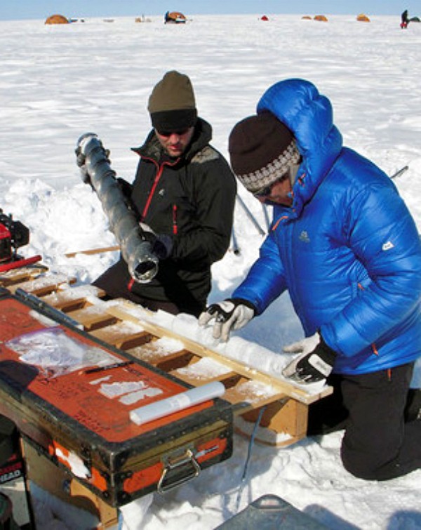 Losas gigantescas de hielo en Groenlandia hacen subir el nivel del mar