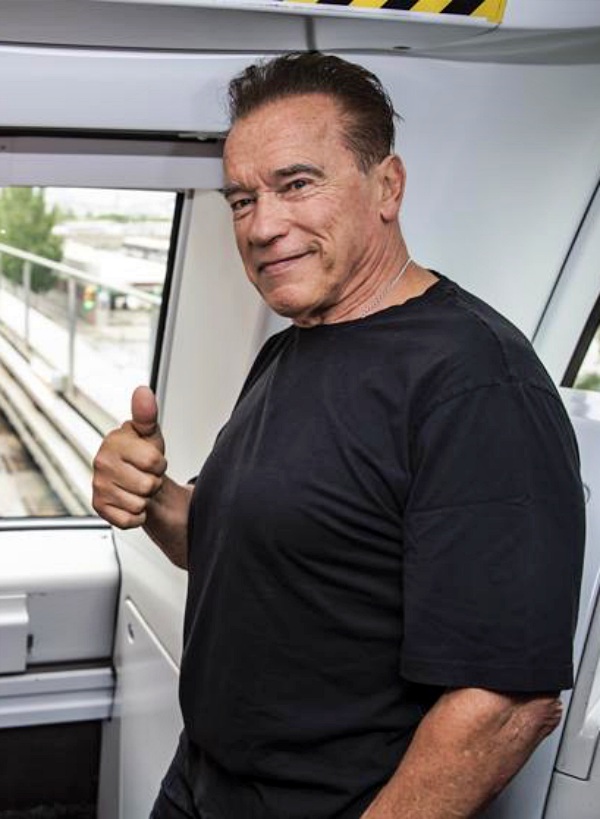 Arnold Schwarzenegger ha elogiado el uso de energías renovables en el Metro de Barcelona