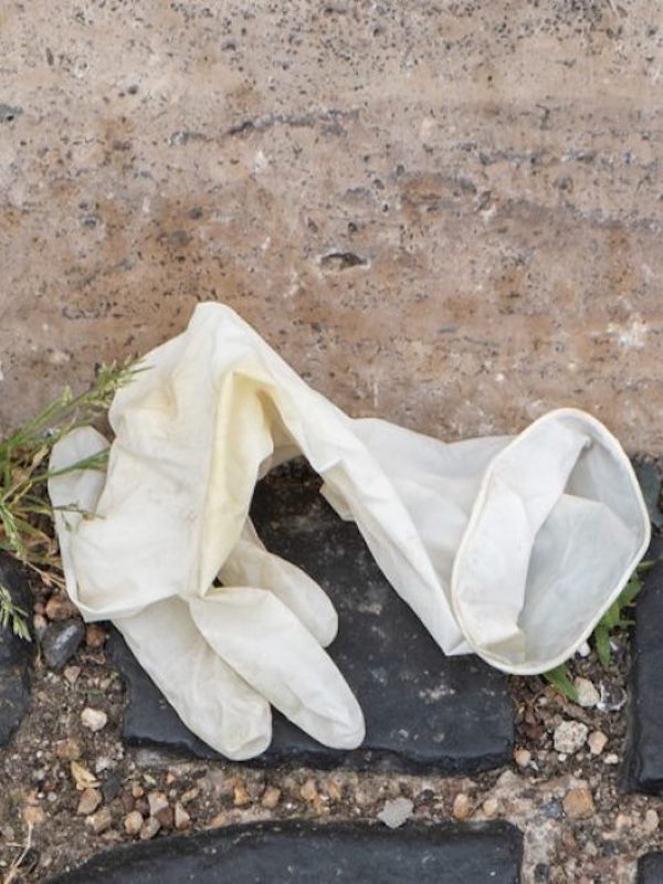 COVID-19. Objetos de plástico totalmente ‘prescindibles’ y muy ‘dañinos’