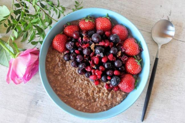 Copos de Avena con bayas y chocolate