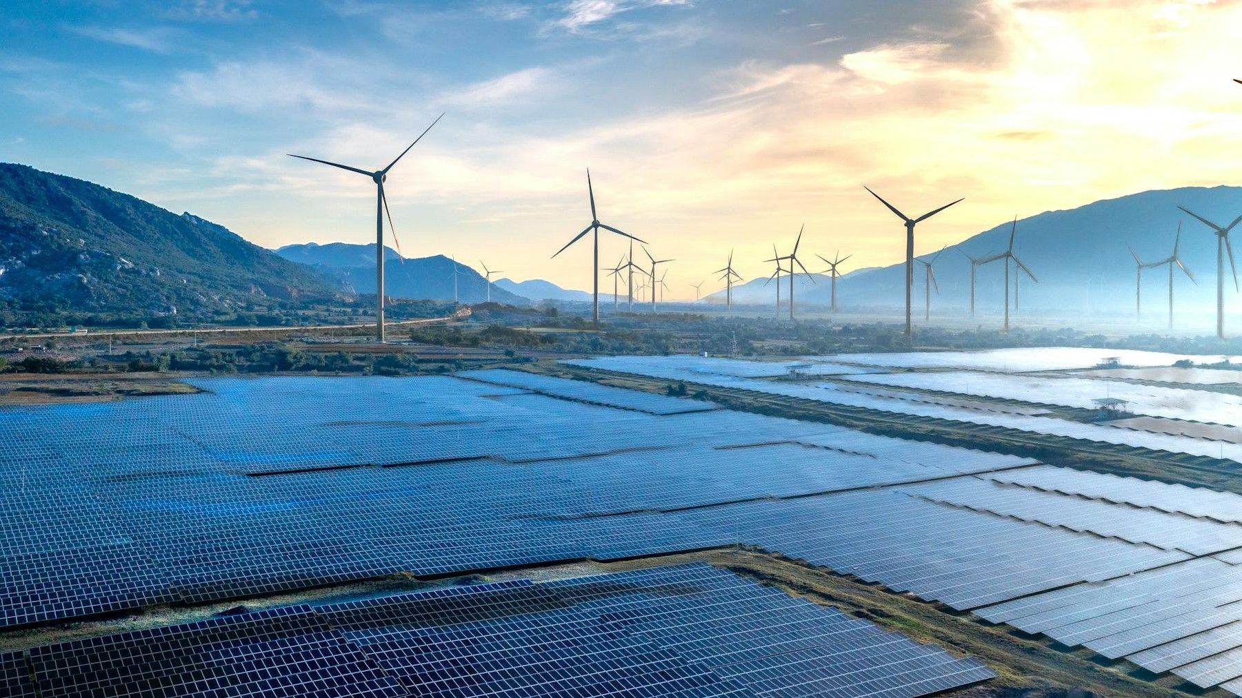 Vuelve a apasionarte por las energías renovables con esta carrera universitaria