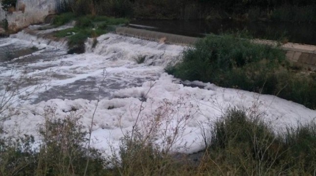 Vertidos a la cuenca del río que pasa por Alcalá de Guadaira (Sevilla)