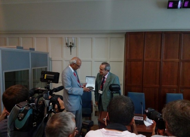 Medalla de Honor a Rattan Lal por su labor en agricultura sostenible