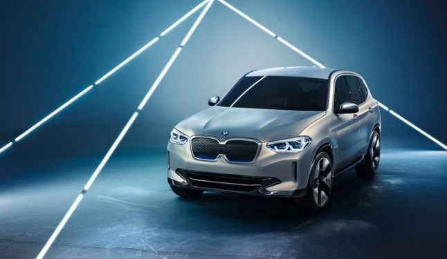 BMW presenta el eléctrico Concept iX3