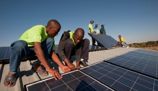 La luz solar que viaja de Europa a África