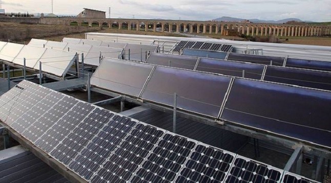 Las instalaciones fotovoltaicas de los colegios Doña Mayor y Bernat Etxepare permiten por primera vez el autoconsumo