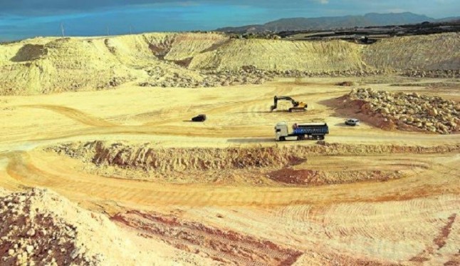 Murcia. Denuncian la extracción de áridos en Zeneta