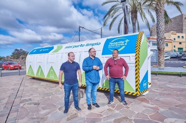 Instalan un mini punto limpio en TLP Tenerife para fomentar la recogida selectiva de residuos