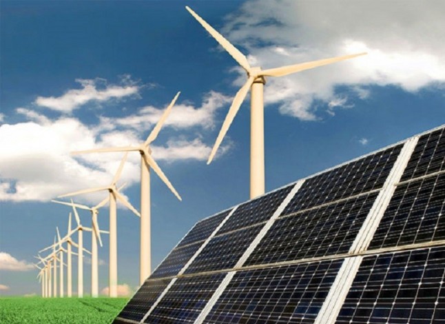 Someten a evaluación ambiental 15 proyectos para la producción de energía solar y eólica en Almería