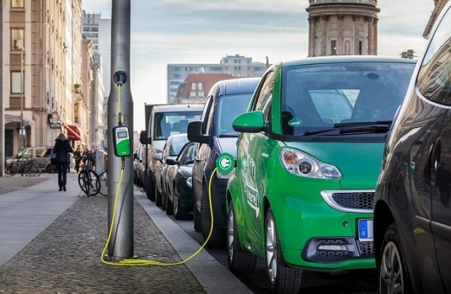 El coche eléctrico tiene muy buena prensa entre los españoles