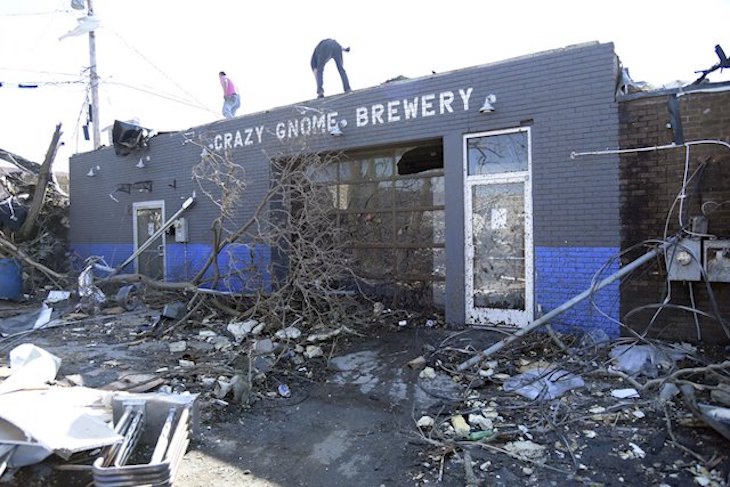 Aumentan a 24 los muertos por los tornados en Tennessee