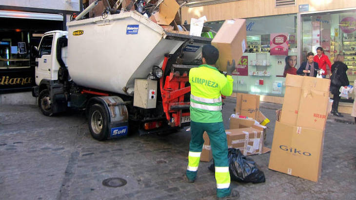 Caos absoluto en ‘Casco de Toledo’ a cuenta de los residuos