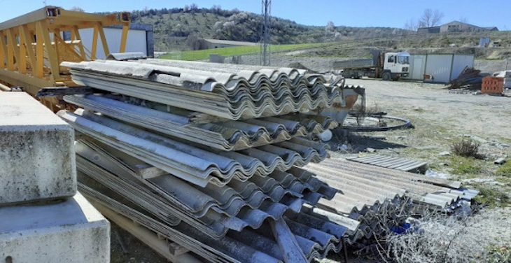 Residuos tóxicos de uralita en varios municipios de Granada