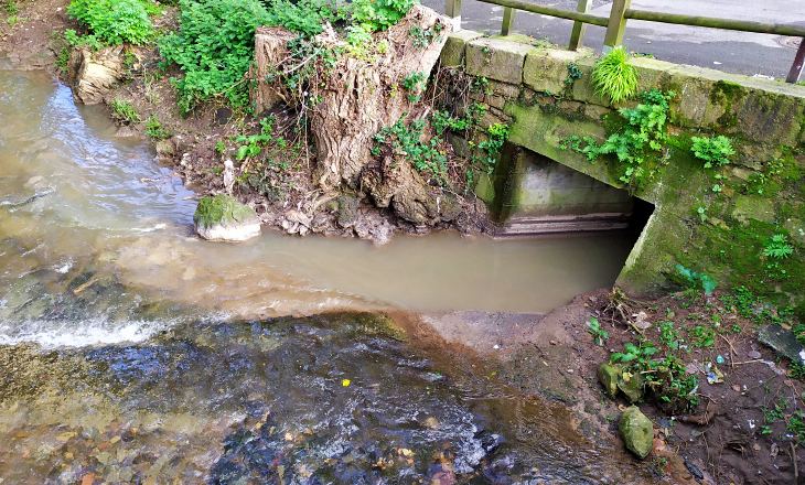 Puntualizaciones a los vertidos de aguas residuales en Corvera de Asturias.