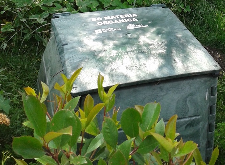 Galicia. El concello de Alfoz organiza la distribución de una nueva partida de compostadores cedida por Sogama