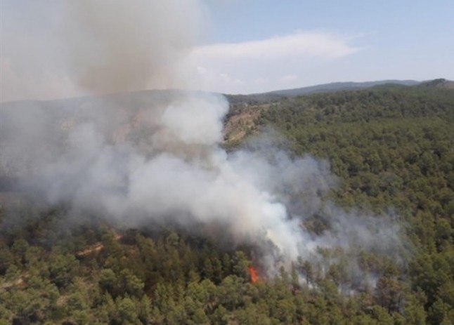 La UME se suma a las labores de extinción del incendio de Llutxent
