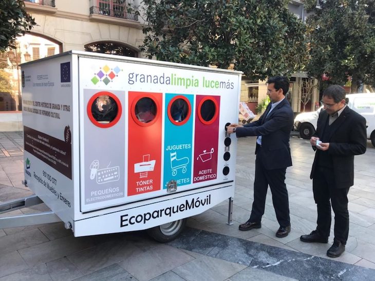 Reactivan los ecoparques móviles para el reciclaje en Granada