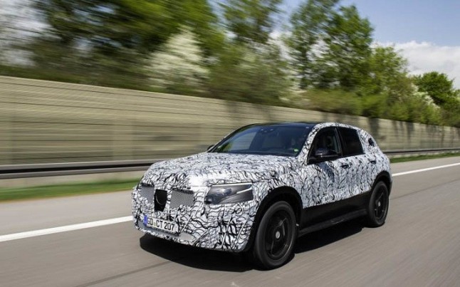 Mercedes-Benz y su eléctrico EQC