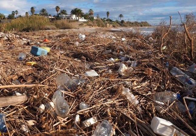 El litoral de los municipios de Vinaròs y Benicarló (Castellón) atiborrados de residuos