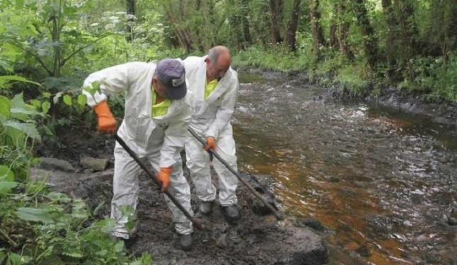 Vertido en el Barbaña (Ourense)