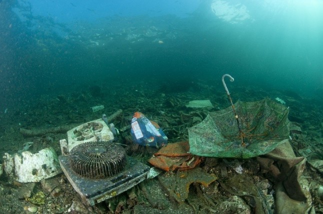 STOP a la producción de plásticos innecesarios de un solo uso