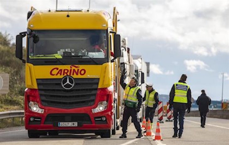 PACMA califica de ‘escandalo’ la relajación en el transporte de animales y alega la orden del Gobierno