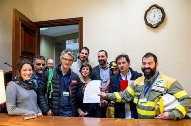 Unidos Podemos reclama a la Mesa del Congreso que permita el debate de su Estatuto de bomberos forestales