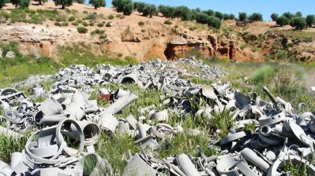 Alertan de la retirada irregular de amianto en el Polígono de Toledo