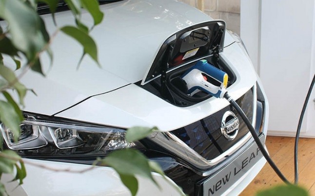 Canarias acuerda tomar en consideración la reducción del IGIC al 0% en la compra de coches eléctricos