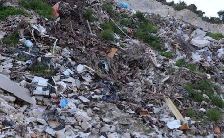 Andalucía impulsa el proyecto de sellado del vertedero de Nerja (Málaga)