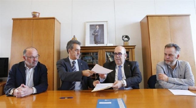 Medio Rural y CANTUR firman convenio para tratar animales de Cabárceno en el Centro de Recuperación de Fauna Silvestre