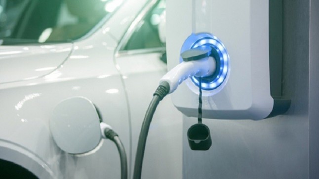 Castilla y León arranca una línea de ayudas a la compra de coches eléctricos