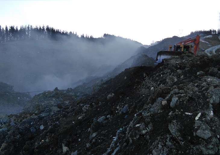 Euskadi continuará monitorizando la calidad del aire en el entorno de Zaldibar y realizará informes