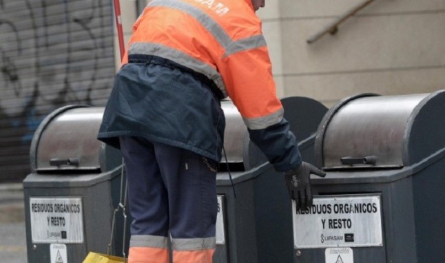 Sevilla. Lipasam instala en Macarena el primer ecopunto para recogida selectiva