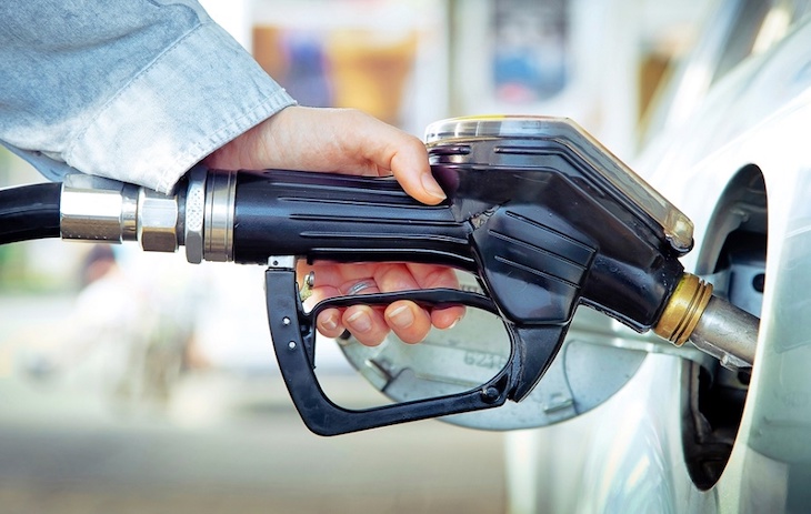 Los fabricantes de coches responden con NO rotundo a mezclar combustible de aviación con diésel