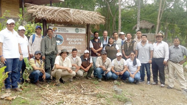 Ministro Tarsicio Granizo recorrió la Reserva Ecológica Manglares Churute en el Día Mundial de los Humedales