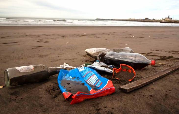 El Ministerio de Ambiente y Parques Nacionales de Argentina reducirán los plásticos de un solo uso
