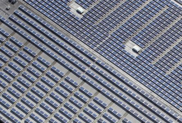 ENDESA implementa 46.000 M2 de paneles solares en los tejados de Incarlopsa