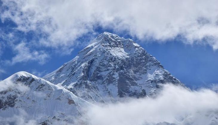 Residuos. Microplásticos en la nieve del Everest