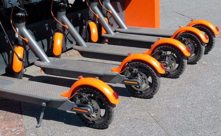 Galardonada una empresa de Sevilla por su estación de carga inteligente para patinetes eléctricos