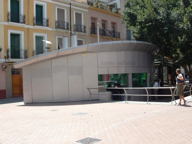 Exigen la liberación de los peces del aberrante acuario de Alicante