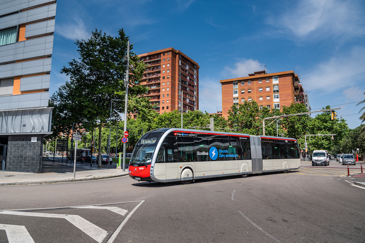 Los autobuses eléctricos Irizar ‘triunfan’ en Barcelona