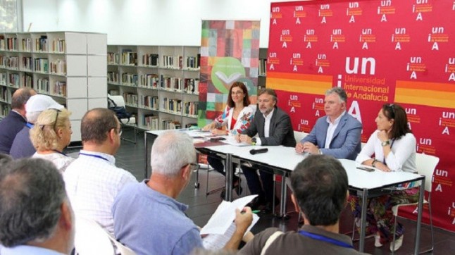 El Reglamento andaluz del Ciclo del Agua de Uso Urbano fijará 100 litros por persona y día como mínimo vital