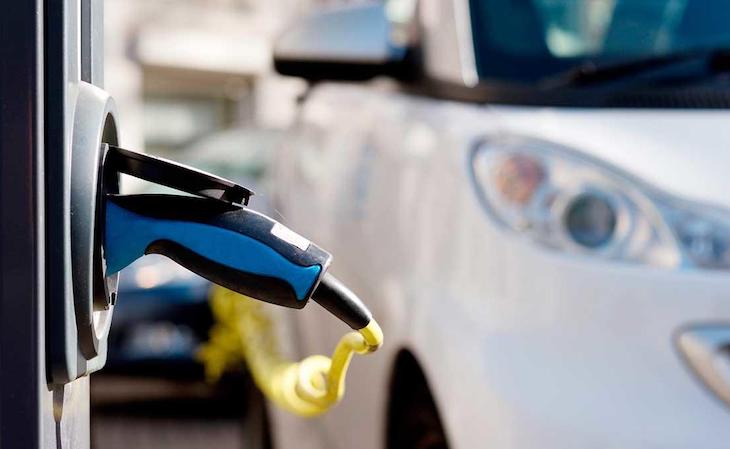 La venta de coches eléctricos caen en febrero de 2021