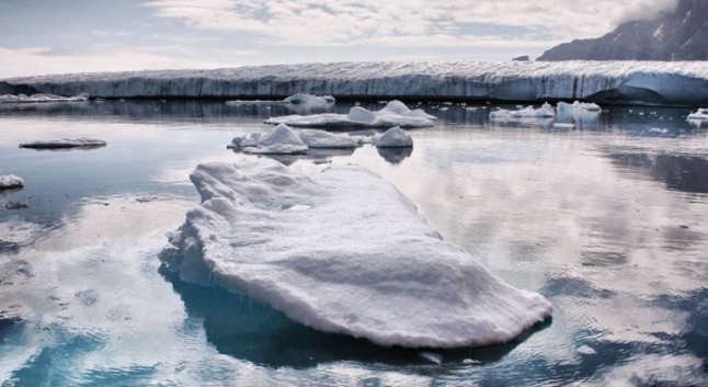 Agua almacenada en un glaciar de Groenlandia cambia modelos de deshielo